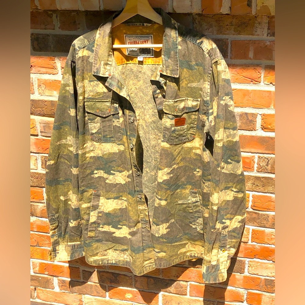 California Pioneers Third & Army Camo Over Shirt Military Jacket. Men’s XL